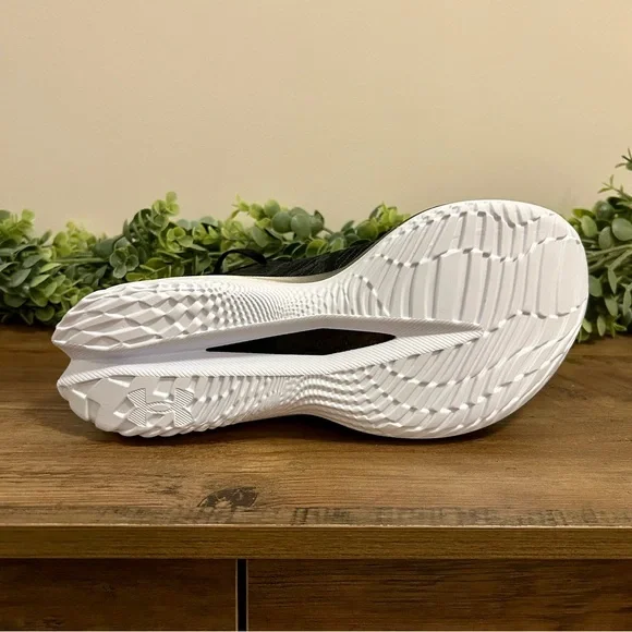 UA Velociti Elite 2 - Picture 16 of 16